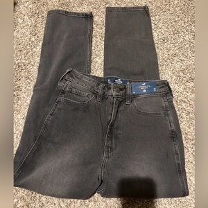 Hollister Gray Ultra High-Rise Mom Jeans